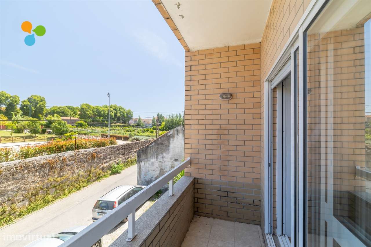 Apartamento T3 c/ Box e varanda, junto às faculdades-22