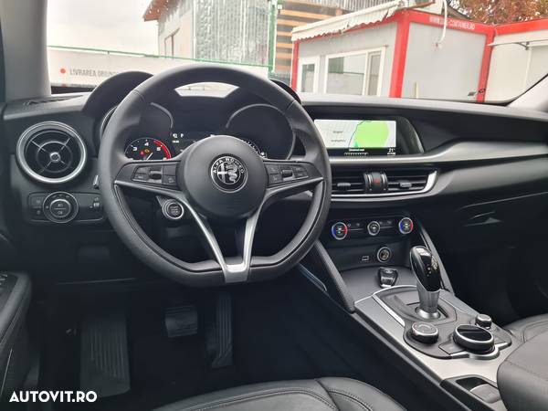 Alfa Romeo Stelvio - 12