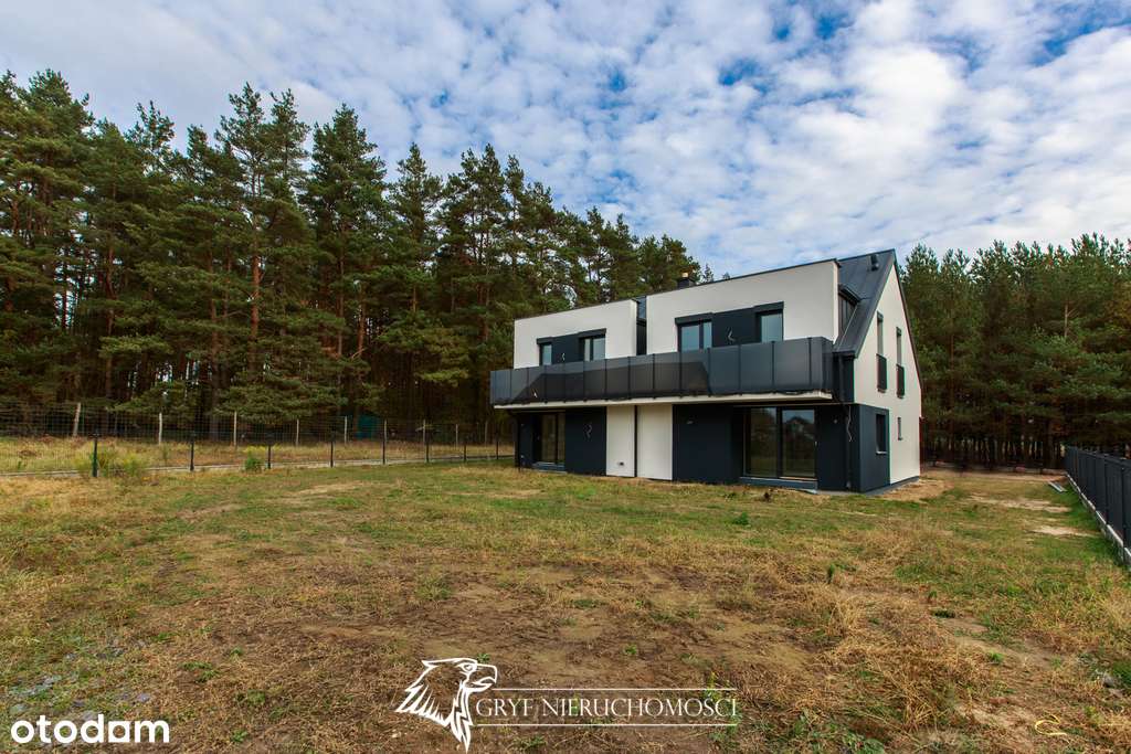 -Przestronny dom z dwoma garażami w otoczeniu lasu-4