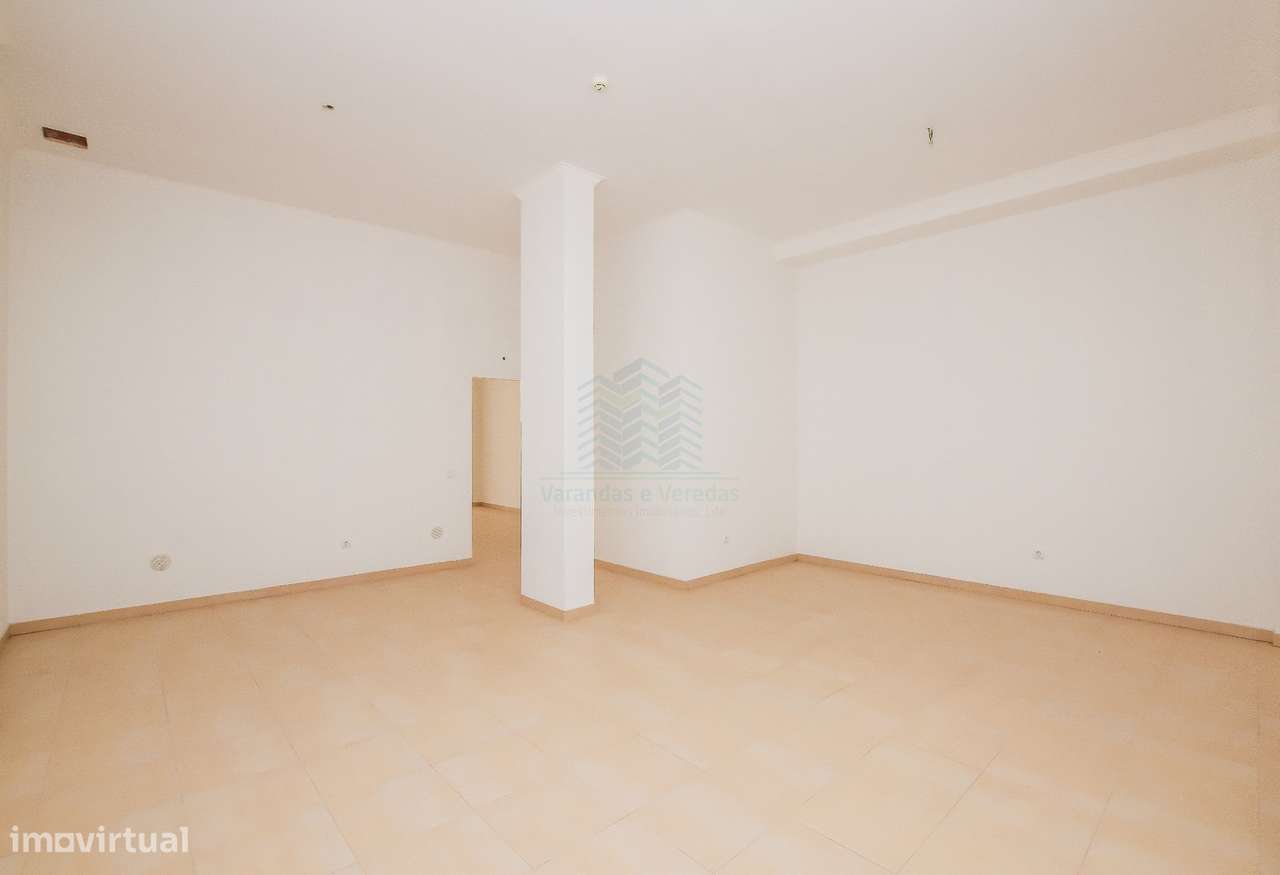 Loja para comércio/serviços com 120m² em Torres Novas-10