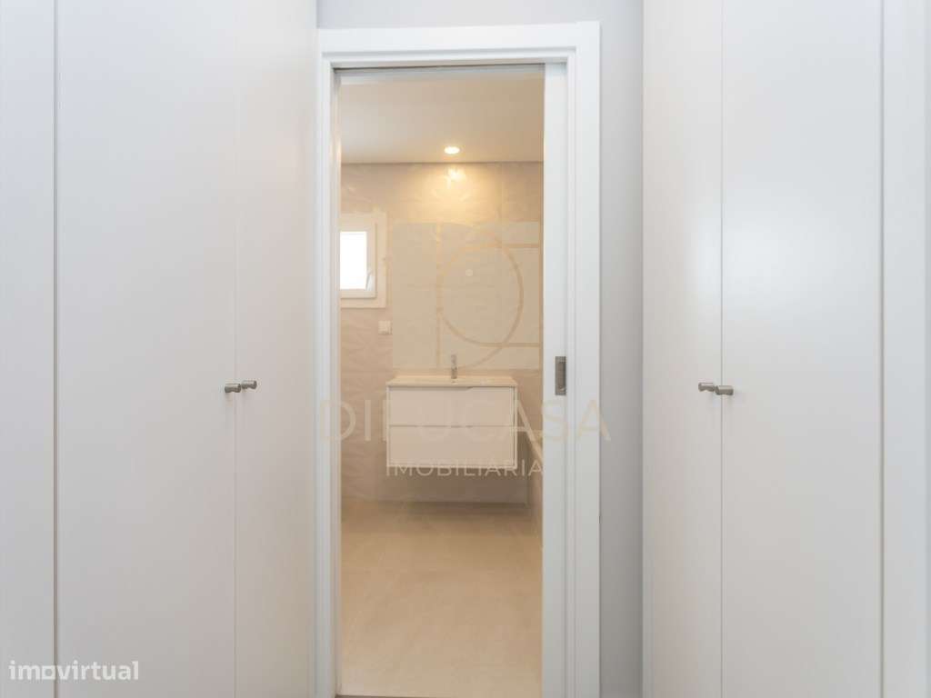 R235 - Moradia T4 Pronta Habitar Centro de Fernão Ferro-16