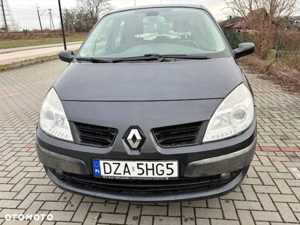 Renault Scenic 2.0 Confort Privilege - 11