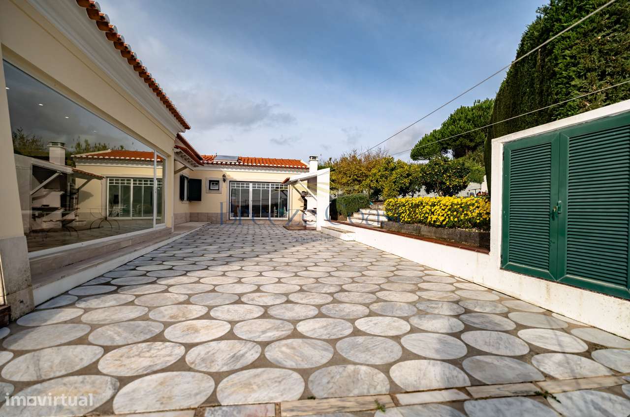 Moradia T2 com Piscina Privada e a 30m de Lisboa-9