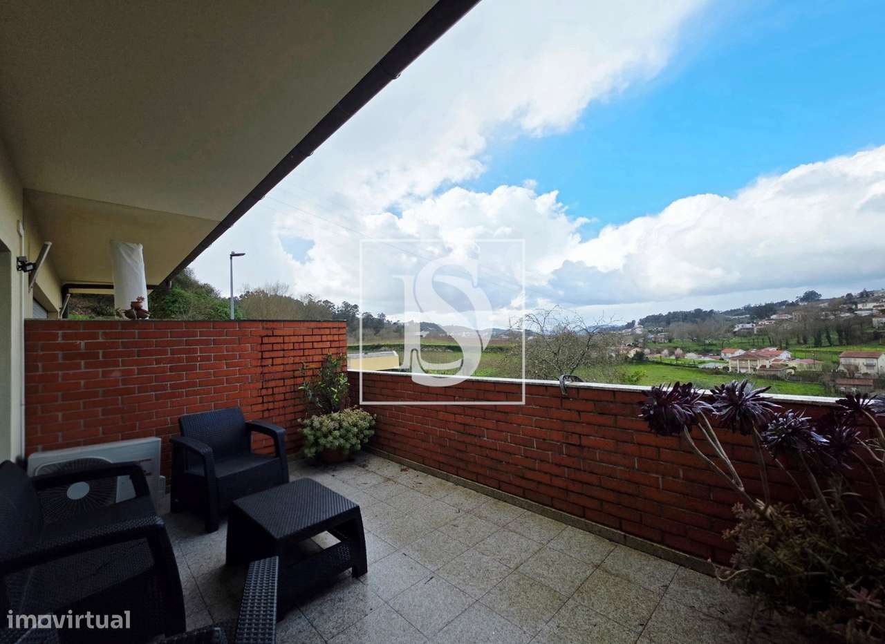 Moradia em Banda T3 em Aldão-12