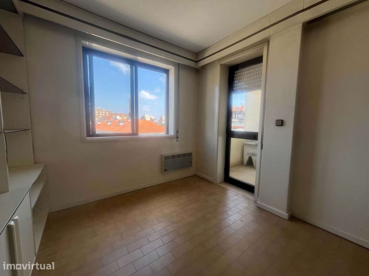 Apartamento T1 no centro do Porto com garagem-22