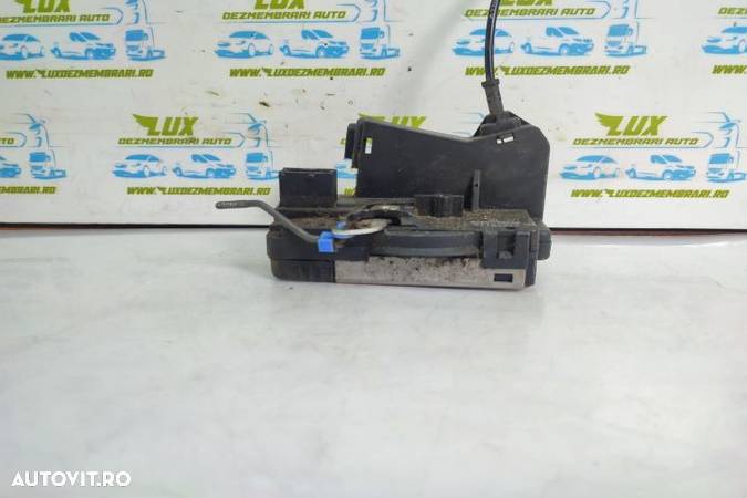 Broasca usa dreapta fata cu maner 8200008248 Opel Vivaro A  [din 2002 pana  2006] seria - 4