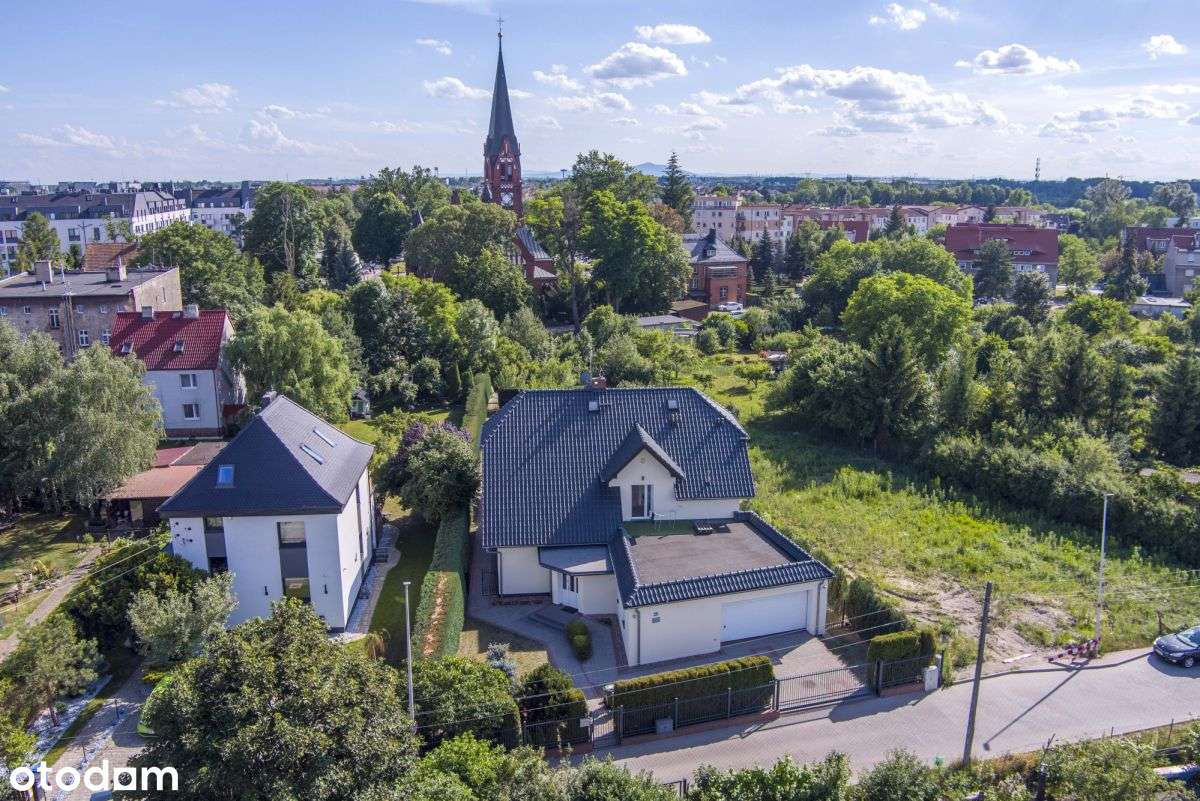 Zachwycająca willa z pięknym ogrodem na Klecinie-15