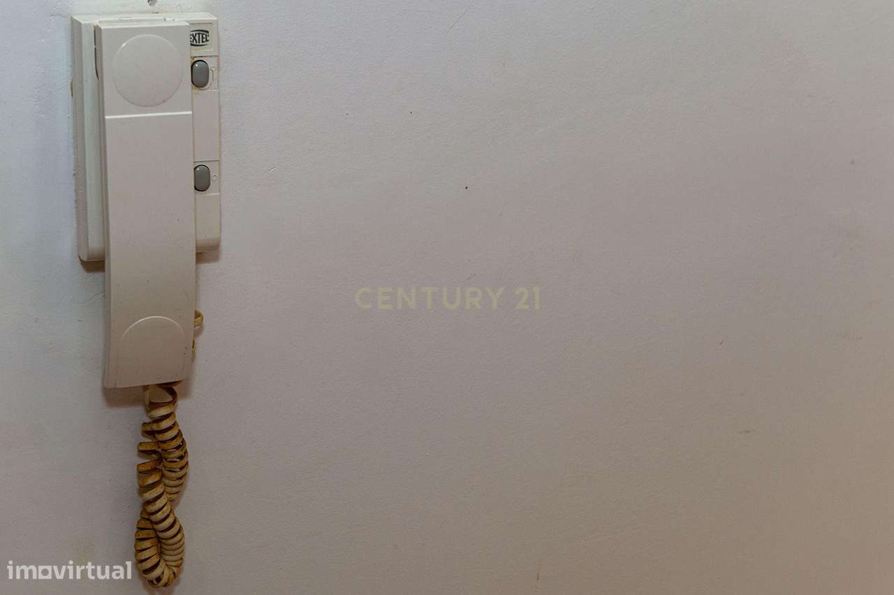 Apartamento T2 mobilado em Amora, Seixal - Oportunidade Única!-31