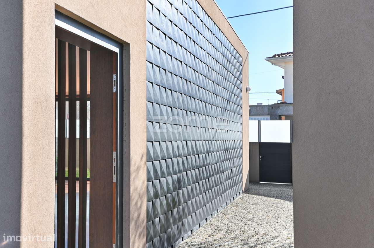 LUXUOSA MORADIA T3 | TÉRREA | 4 FRENTES - Grande imagem: 5/36