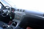 Ford S-Max - 8