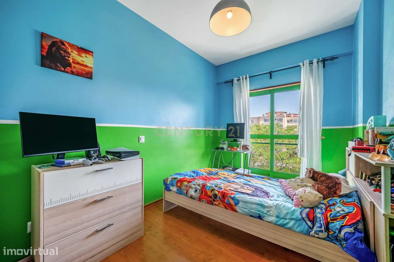 Apartamento T3 com Lugar de Garagem e Arrecadação-9