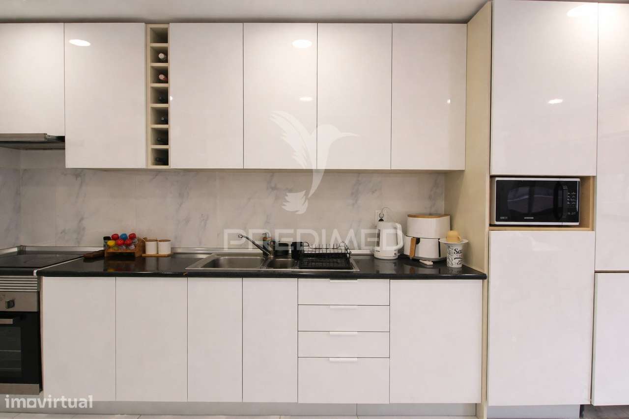 T3 com varandas e cozinha remodelada - Montijo - Grande imagem: 2/27