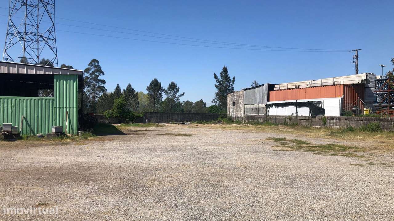 Terreno industrial com construção-6