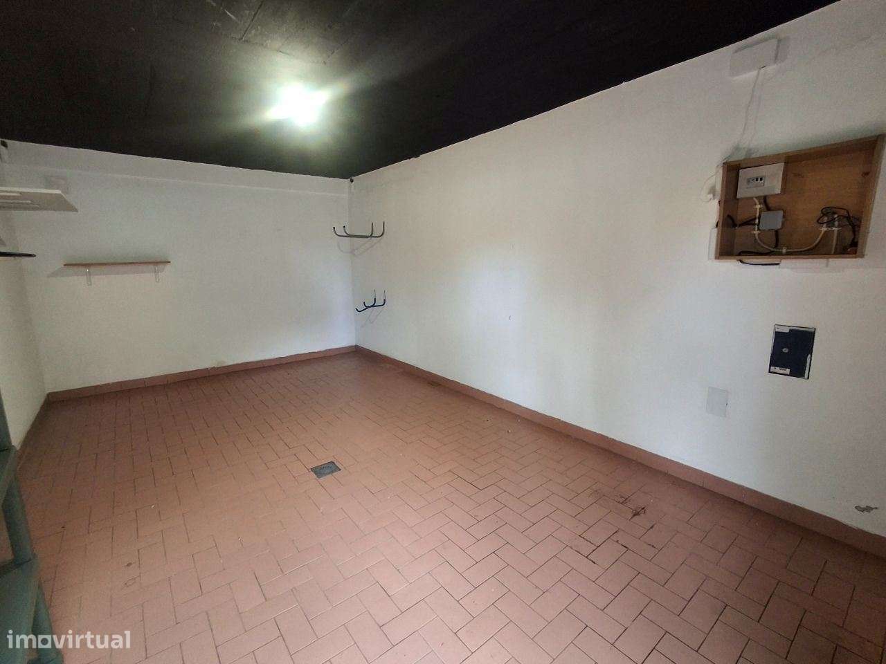 Garagem comercial, para arrendamento, Cascais - Cascais e Estoril - Grande imagem: 2/9