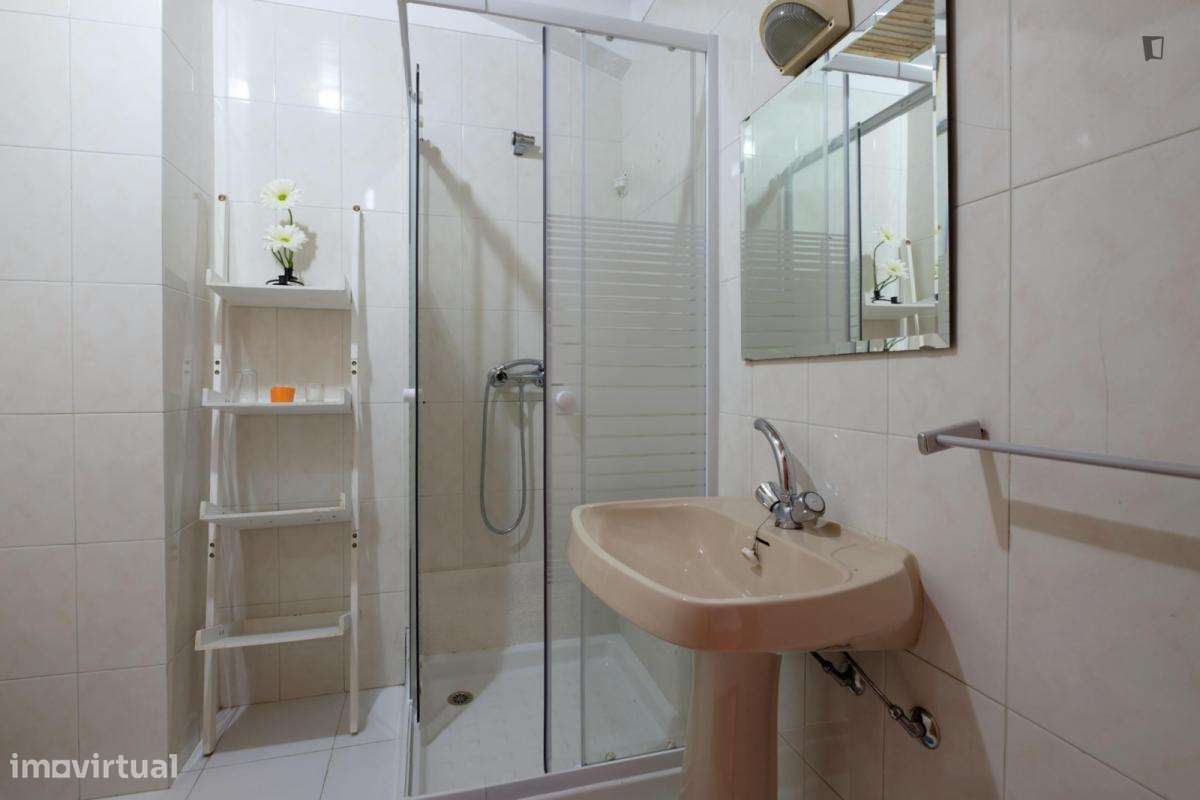 Quarto - localizado em Conchada Coimbra - Grande imagem: 5/6