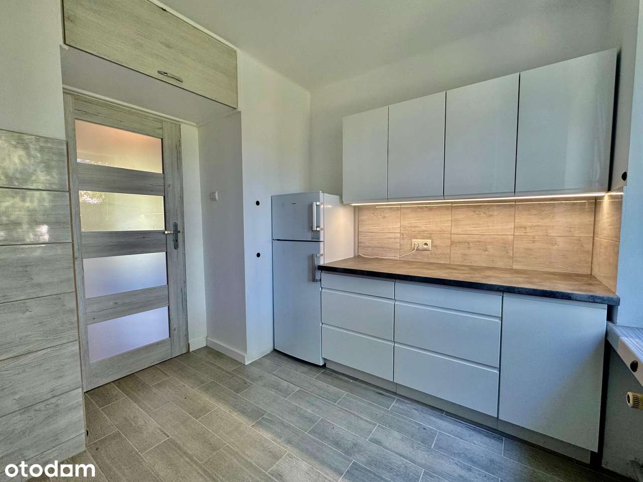 Po generalnym remoncie - Słoneczne 2-pokojowe mieszkanie z GARAŻEM!-5