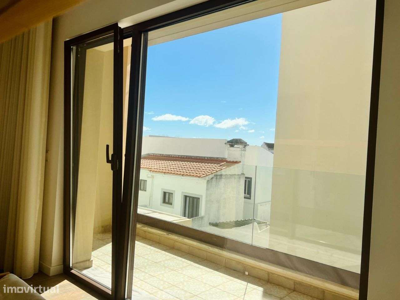 Moradia T4 com garagem baixa de Faro-27