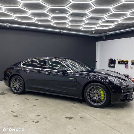 Porsche Panamera - 8