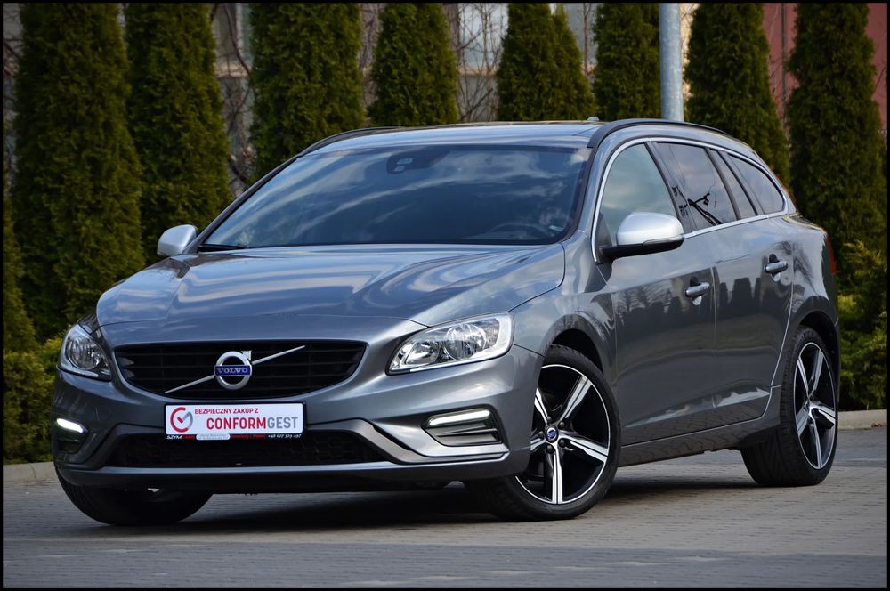 Volvo V60 I D2 Drive-E R-Design Momentum 2017