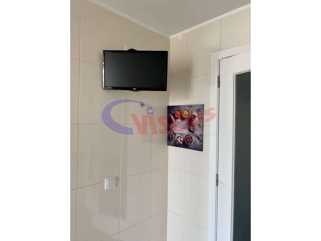 Apartamento T2 Penthouse Mobilado-17