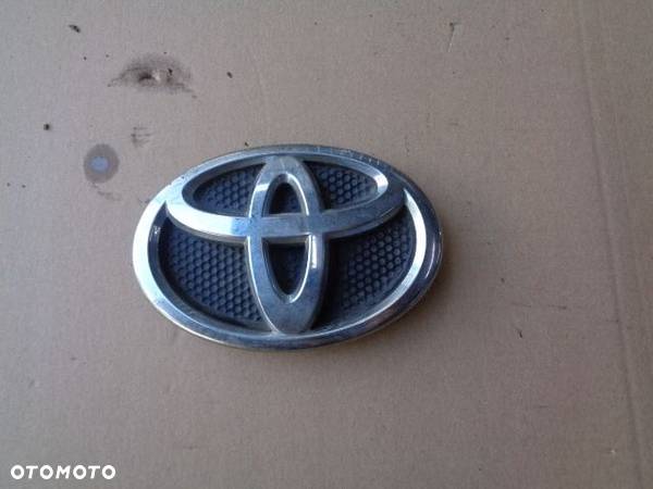 ZNACZEK EMBLEMAT TOYOTA AVENSIS T25 06-09 - 1