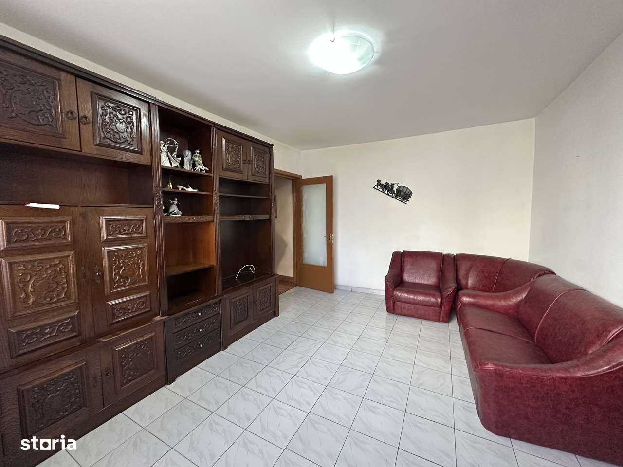 Agentia imobiliara VIGAFON vinde apartament 3 camere Malu Rosu-2