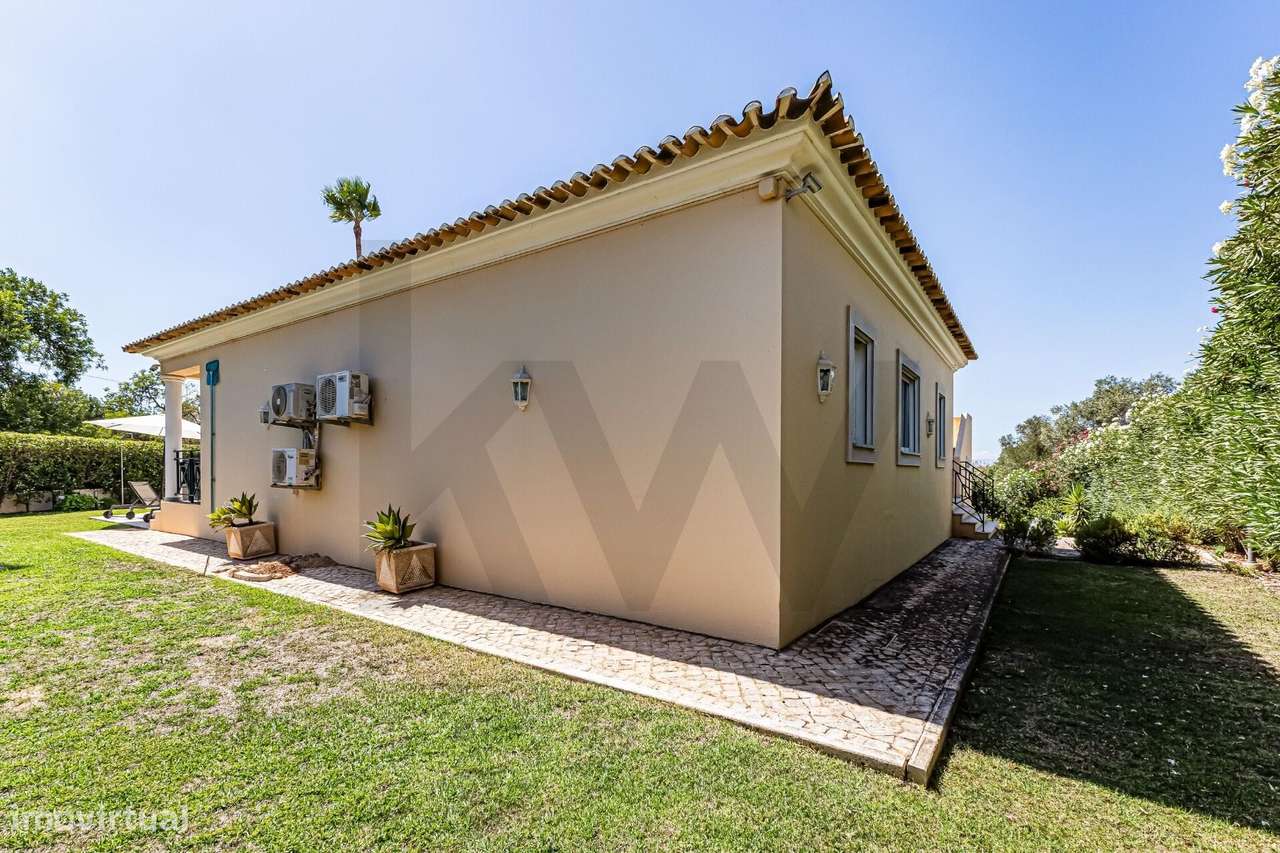 Moradia T5 isolada com Piscina, Garagem, Amplos Salões no Algarve - Grande imagem: 5/60