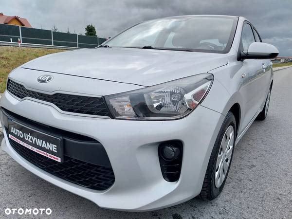 Kia Rio 1.2 L - 4