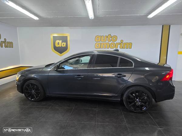 Volvo S60 D2 Momentum - 11