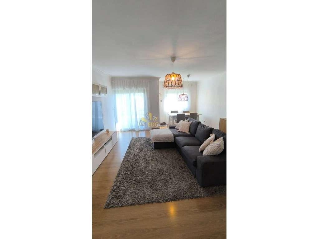 Apartamento Duplex T2+1 com Parqueamento, Arrecadação e Varanda | E...-1