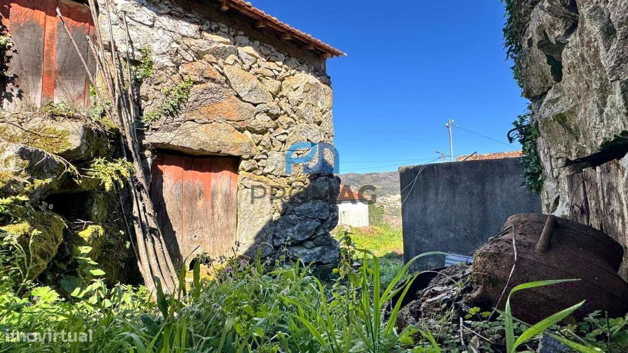 Oportunidade Única: Conjunto 3 Moradias em Granito Vistas Panorâmicas-25