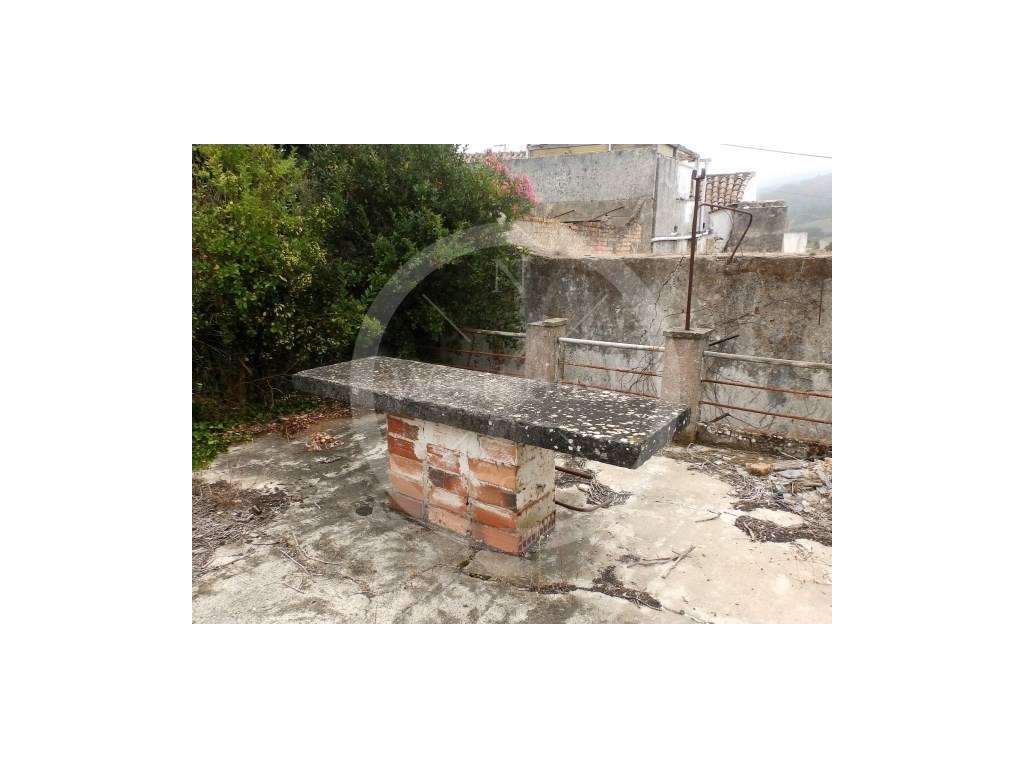 Casa apalaçada para recuperar em Maxial, Torres Vedras-15