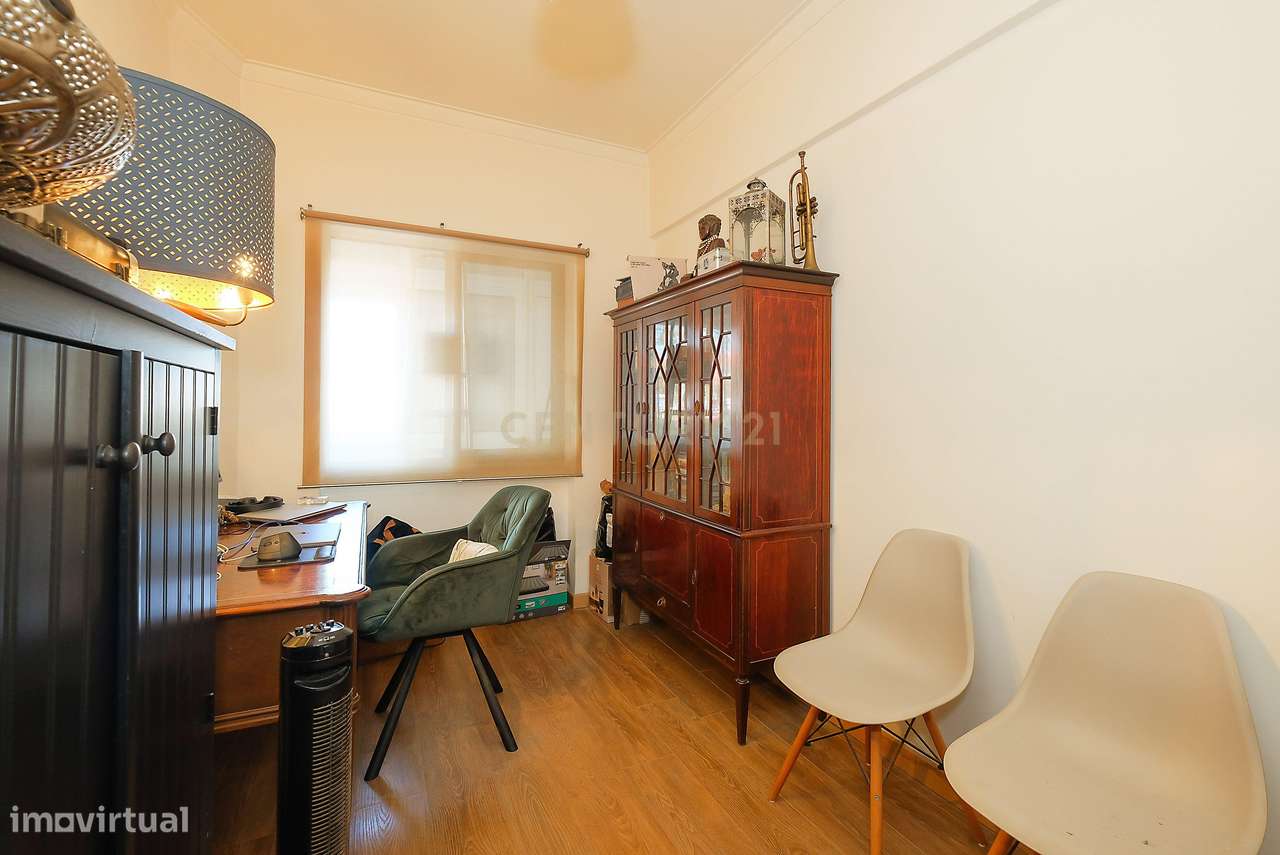 Apartamento T3  remodelado no Pragal-15