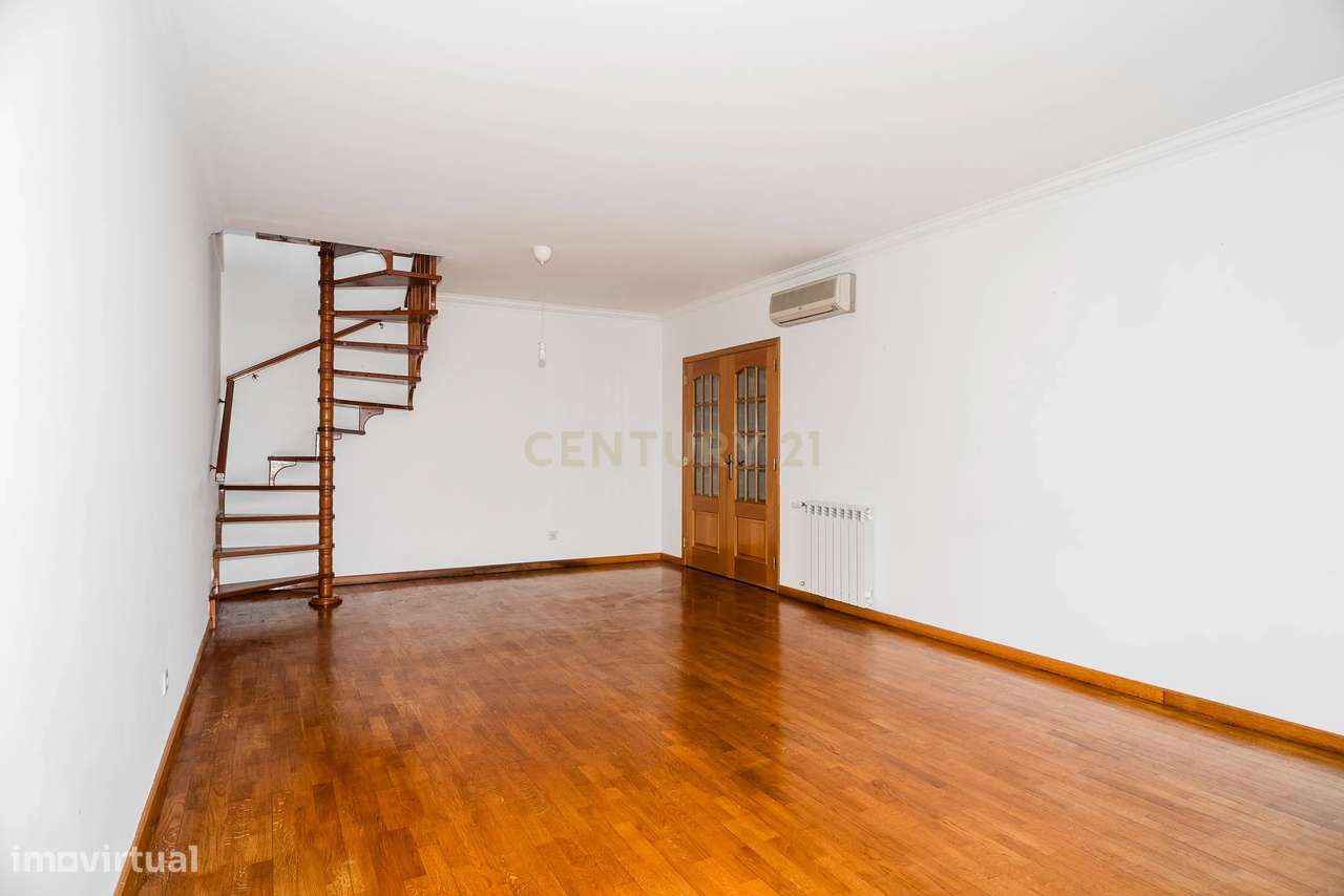 Duplex T3+3 com Vista Mar e Garagem Box – junto à praia e à A5 - Grande imagem: 5/39