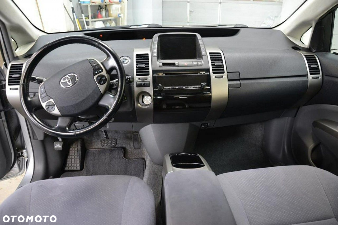 Toyota Prius - 22