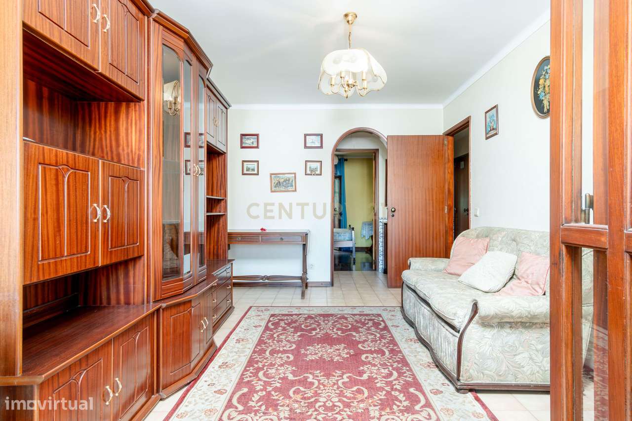 T2 em Caselas – Oportunidade para Criar a Casa dos Seus Sonhos-13