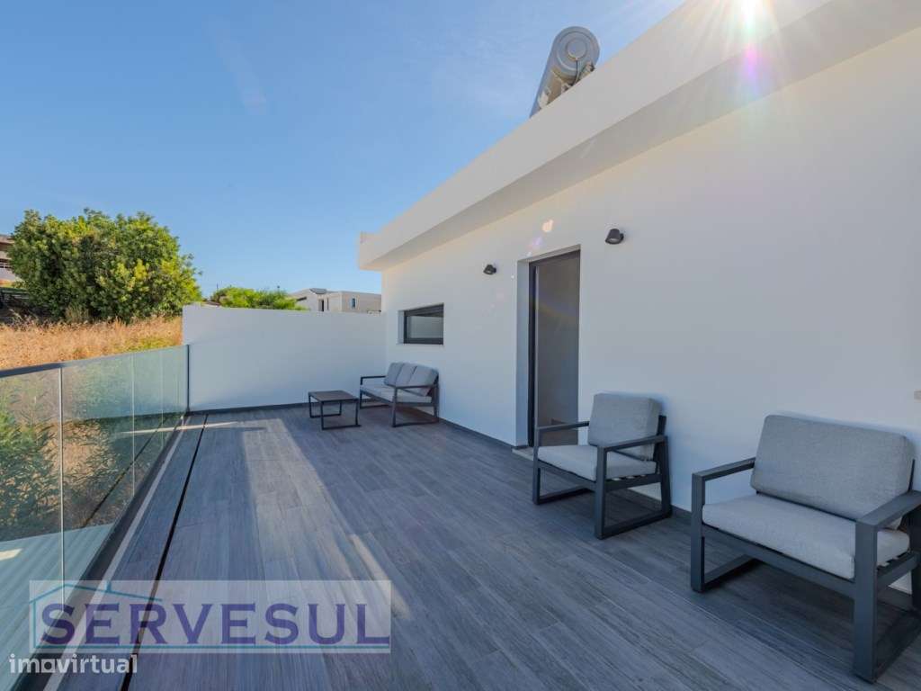 Moradia Moderna com Piscina e uma vista magnifica para o Campo de G...-33