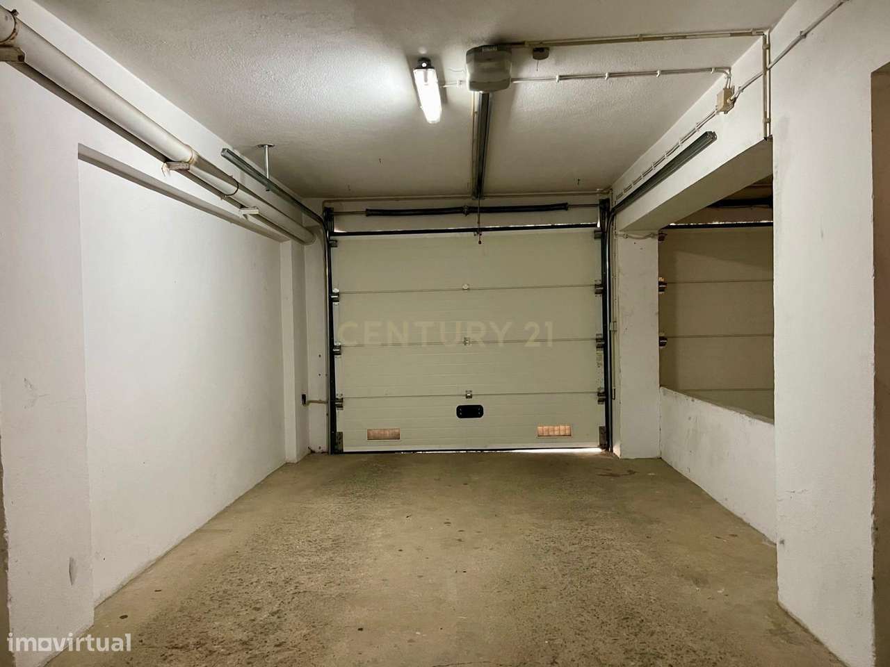 Exclusivo Apartamento T2 - Quarteira - Lugar de Garagem - Varandas - P-26