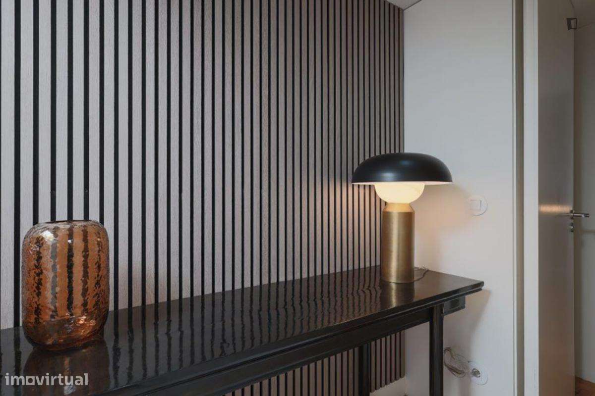 Apartamento com 2 quartos - localizado em Sé Porto - Grande imagem: 2/6