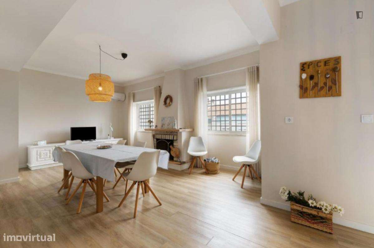 Casa com 5 quartos - localizado em Charneca da Caparica Lisbon - Grande imagem: 3/10