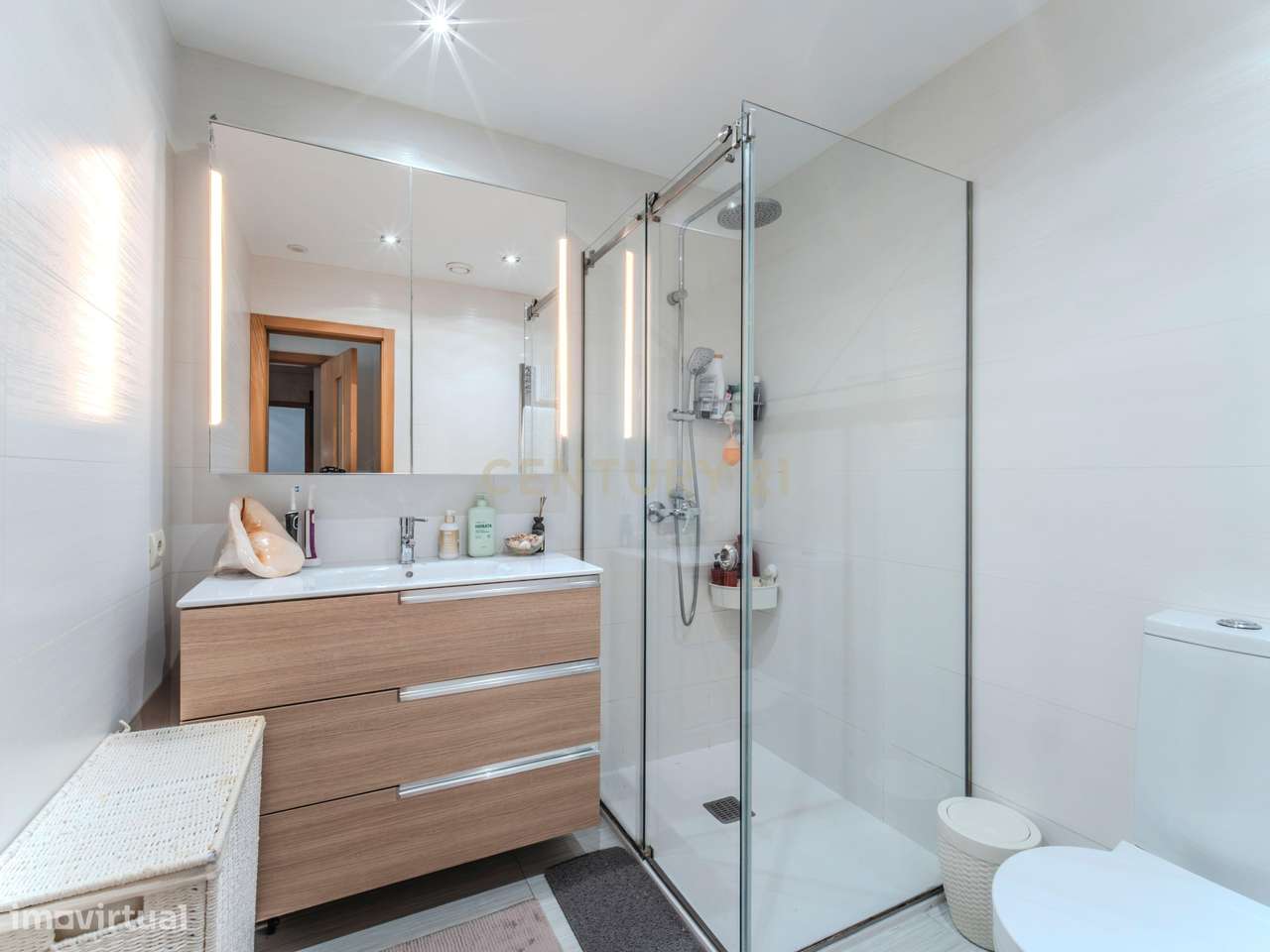 Luminoso T3+1 com Escritório e Varandas – Canidelo, Gaia-18