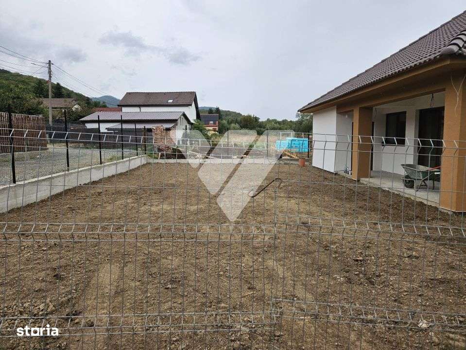 Casa inviduala 4 camere 147 mp si teren 501 mp in Tocile Sibiu - Imagine principală: 3/11