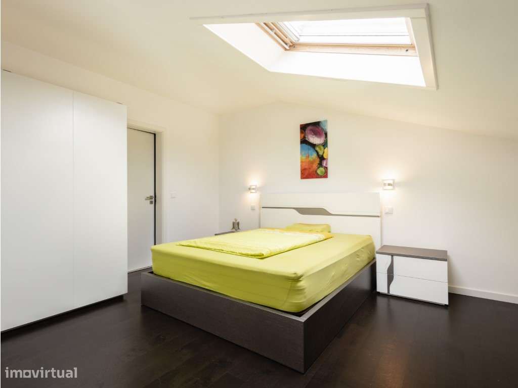 T2+2 Duplex na Condados - Como Novo, com Garagem Dupla-7