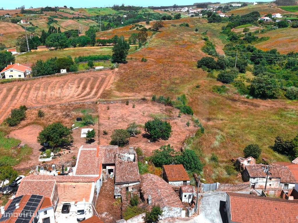 Moradia T3, em terreno de 1663 m² ,para reconstrução total, a 5 min...-6