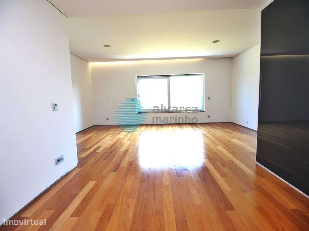 Apartamento T3 na zona de Avenidas Novas/Lisboa - Grande imagem: 3/51