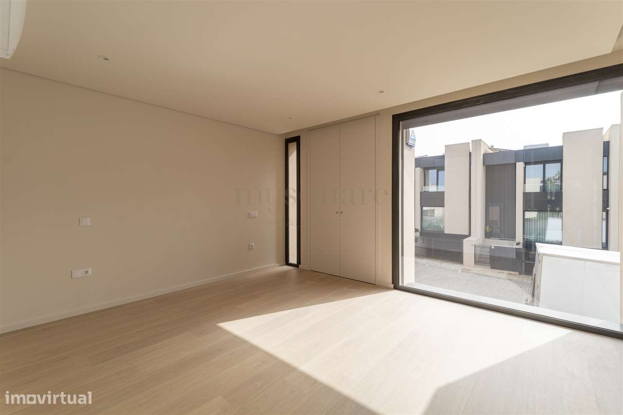 Moradia T3 de 2 frentes com jardim em São Pedro da Cova, Gondomar-15