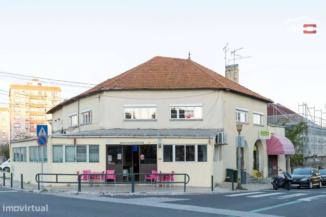 OPORTUNIDADE INVESTIMENTO - APARTAMENTO T4 CONVERTIDO EM T5 COM TER... - Grande imagem: 2/30