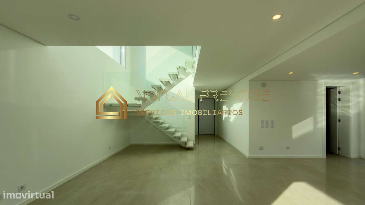 Moradia T4 NOVA com piscina e garagem em Vale Cavala - Grande imagem: 5/31