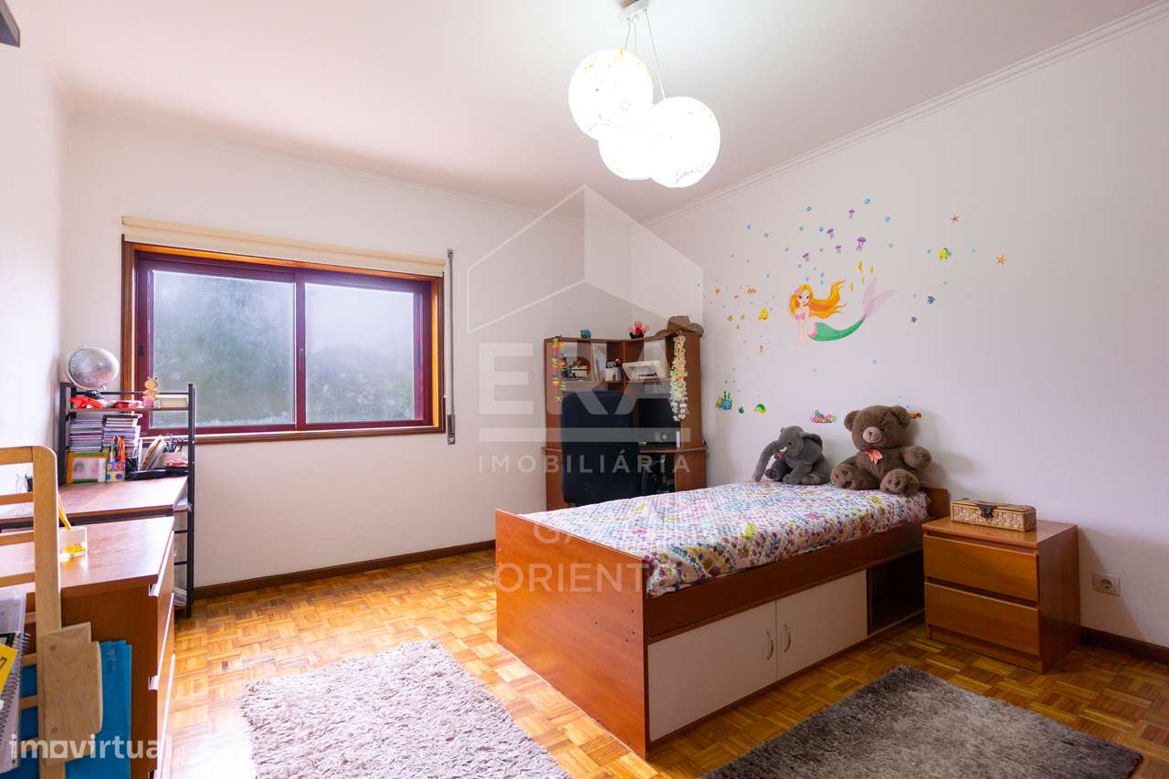 Apartamento T3 com Excelentes Áreas em Oliveira do Douro-30