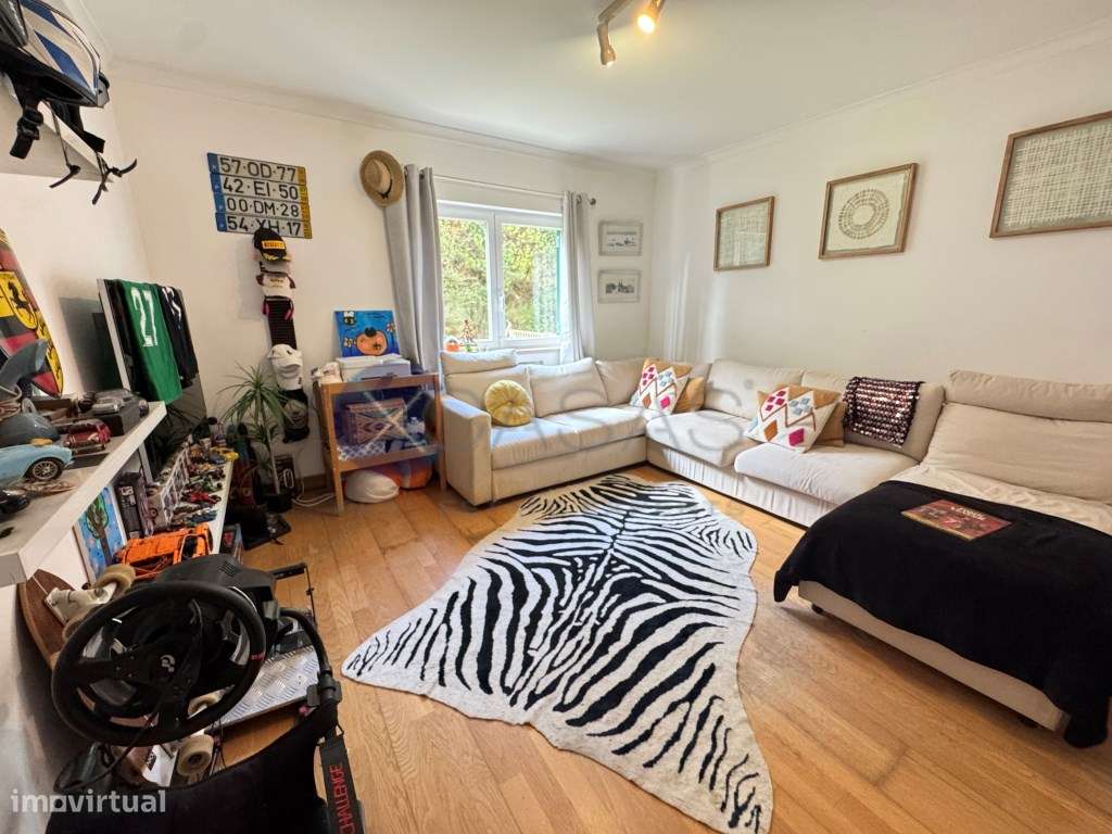 single-family residential building, with a T6 layout, comprising gr...-20